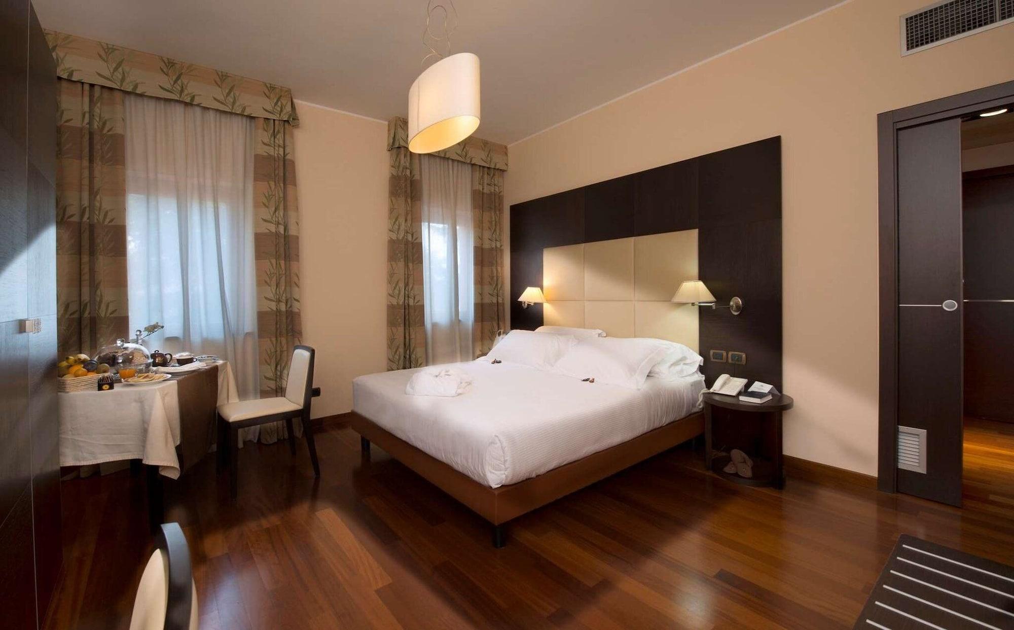 Hotel Guglielmo Catanzaro Eksteriør billede